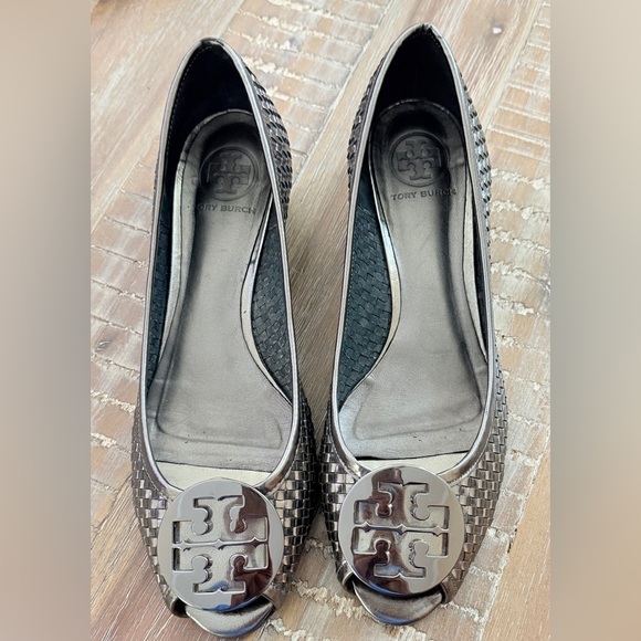 Tory Burch Logo Peep Toe Wedge Pumps Black Leather Quilted woven Women's US 9.5M - Picture 1 of 8